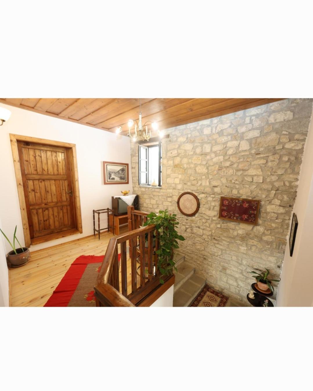 Guest House J.Prifti Берат Екстериор снимка