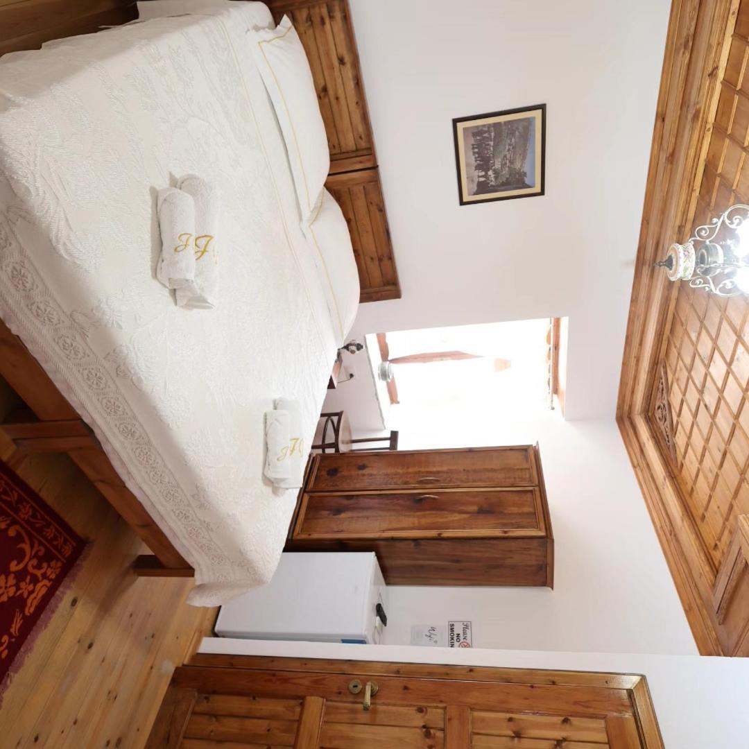 Guest House J.Prifti Берат Екстериор снимка