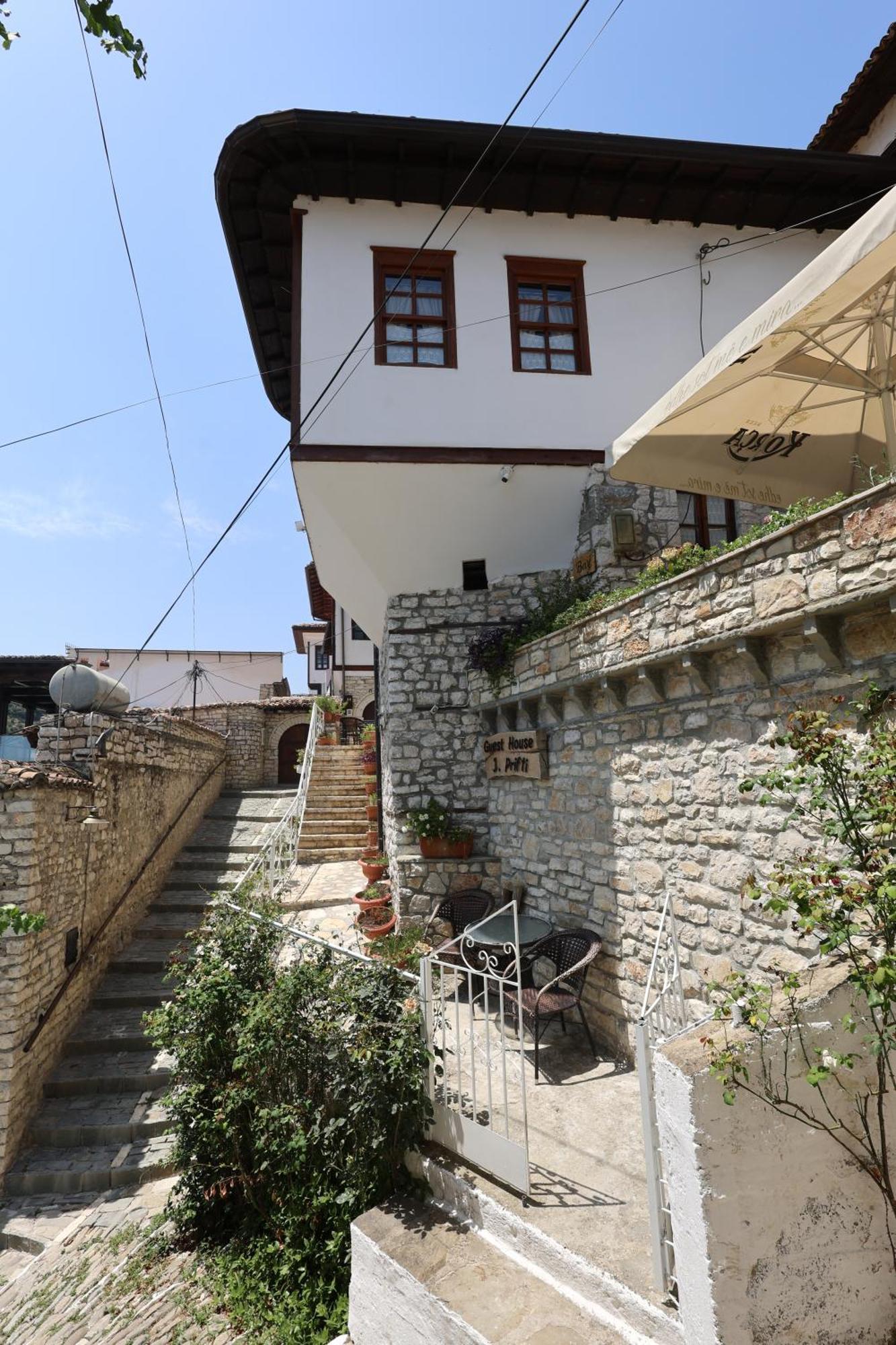 Guest House J.Prifti Берат Екстериор снимка
