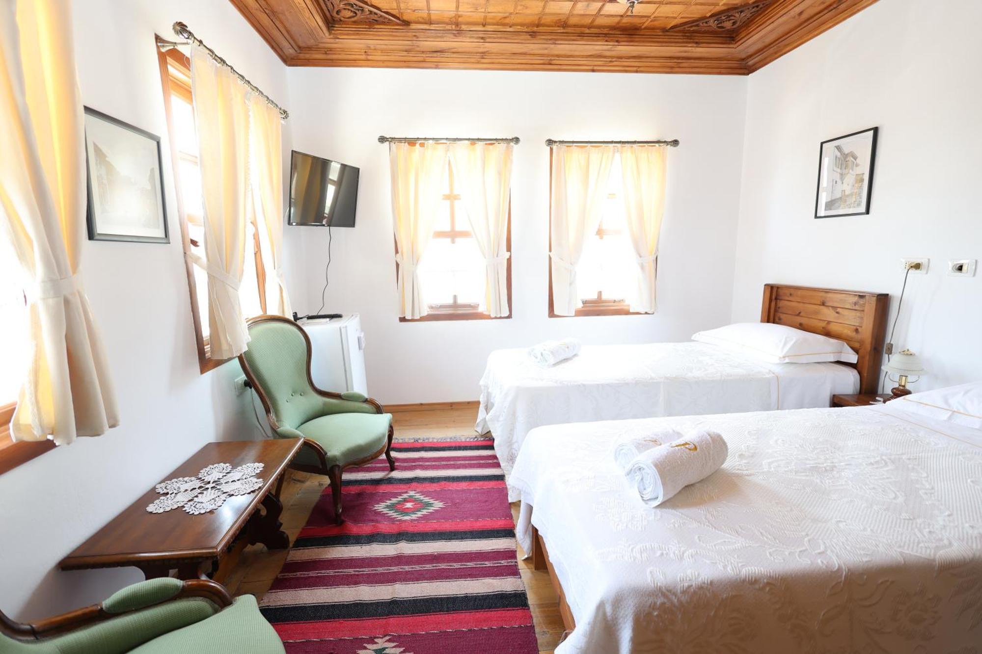 Guest House J.Prifti Берат Екстериор снимка