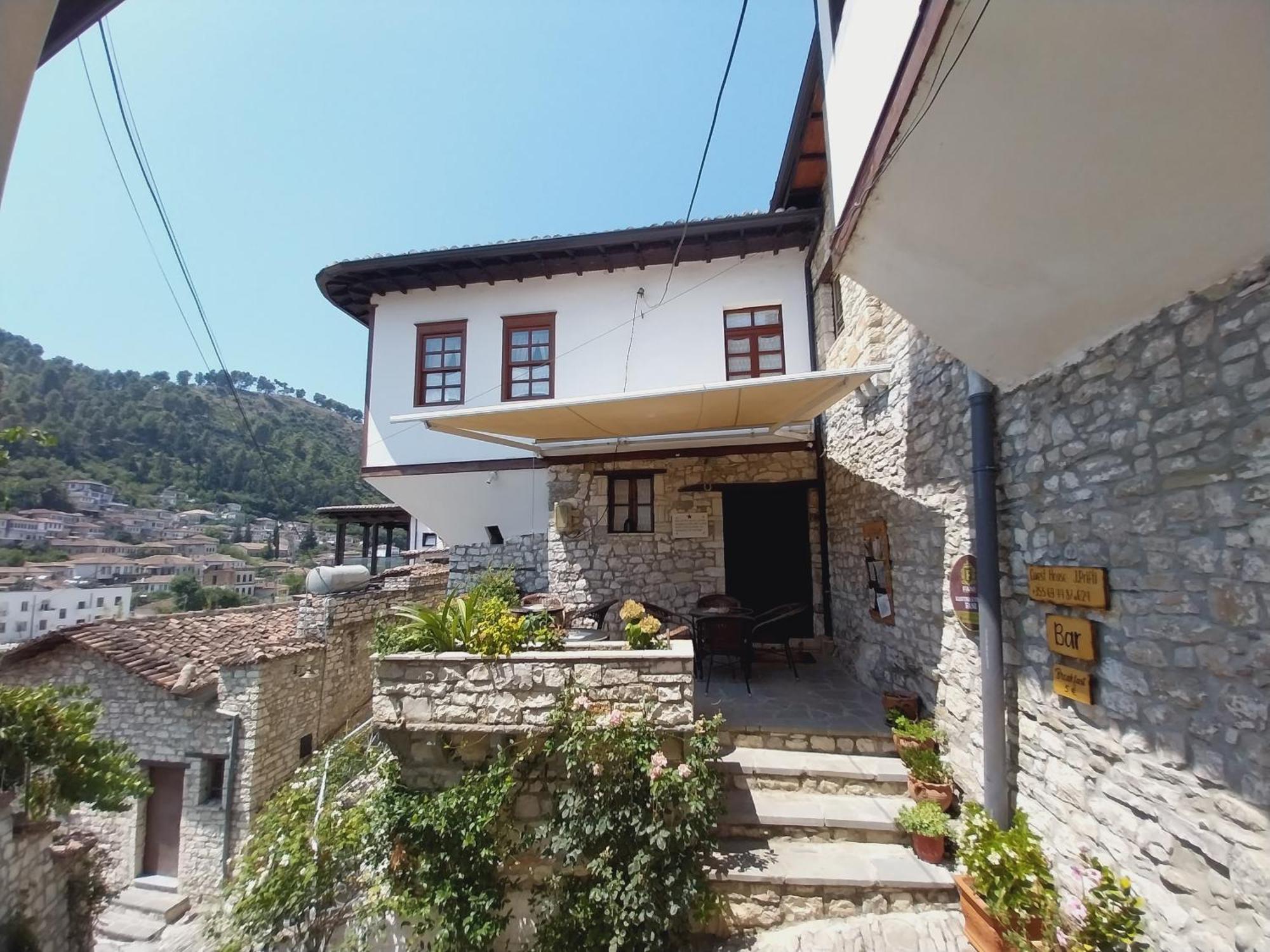 Guest House J.Prifti Берат Екстериор снимка