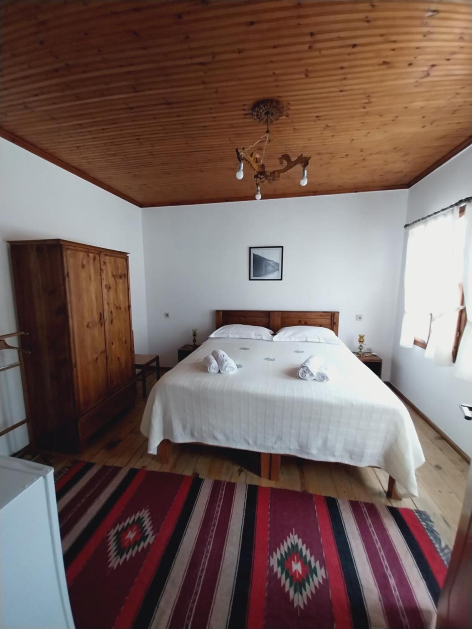 Guest House J.Prifti Берат Екстериор снимка
