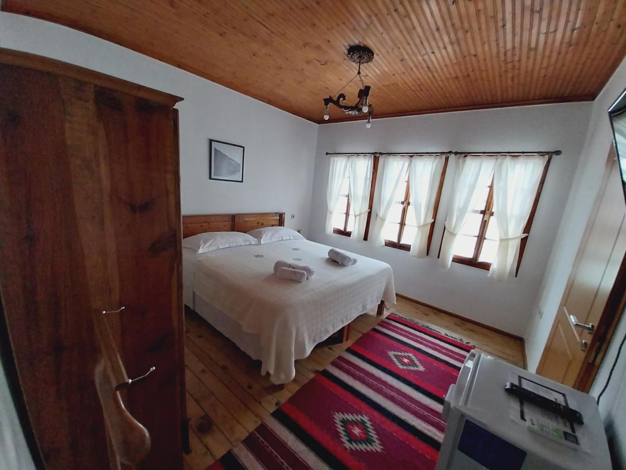 Guest House J.Prifti Берат Екстериор снимка