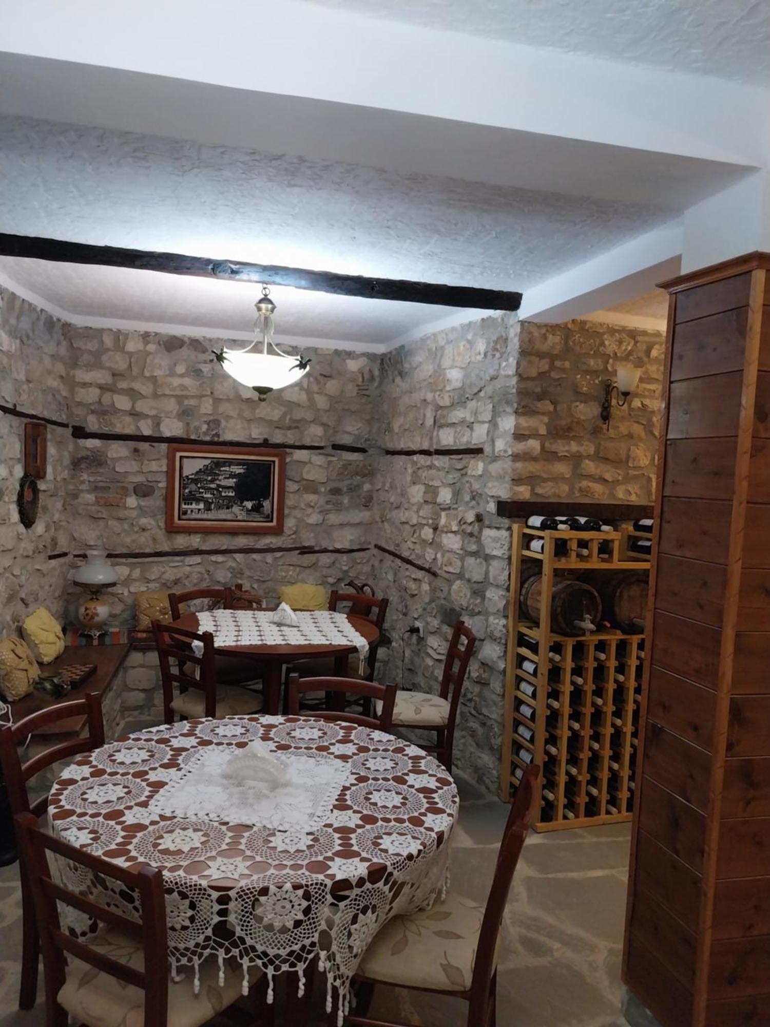 Guest House J.Prifti Берат Екстериор снимка