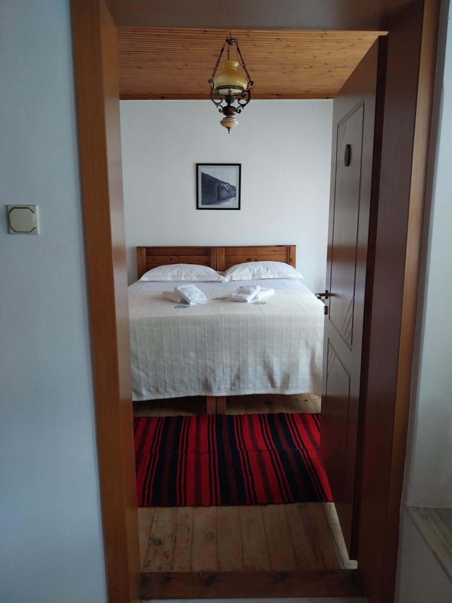 Guest House J.Prifti Берат Екстериор снимка