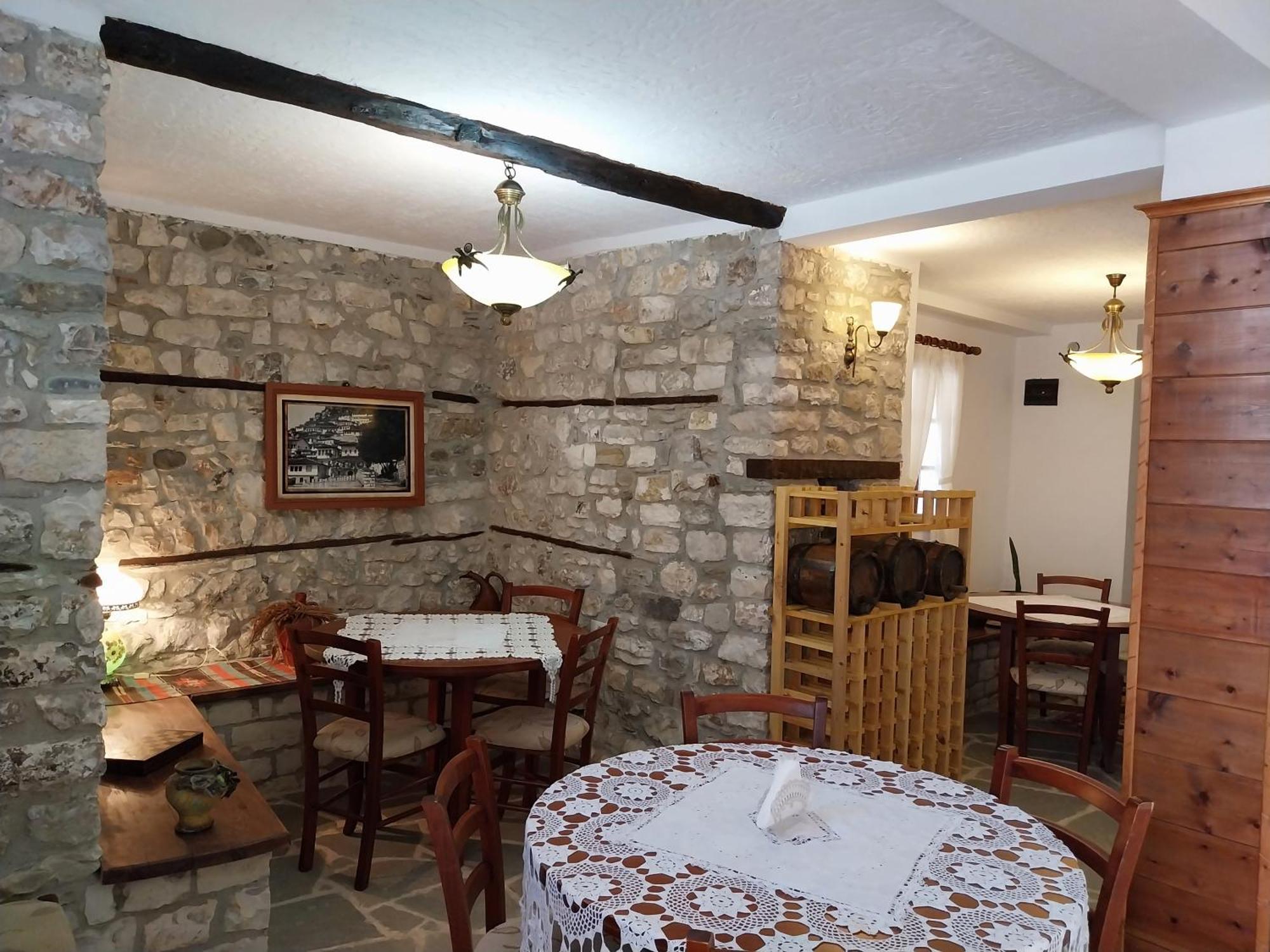 Guest House J.Prifti Берат Екстериор снимка