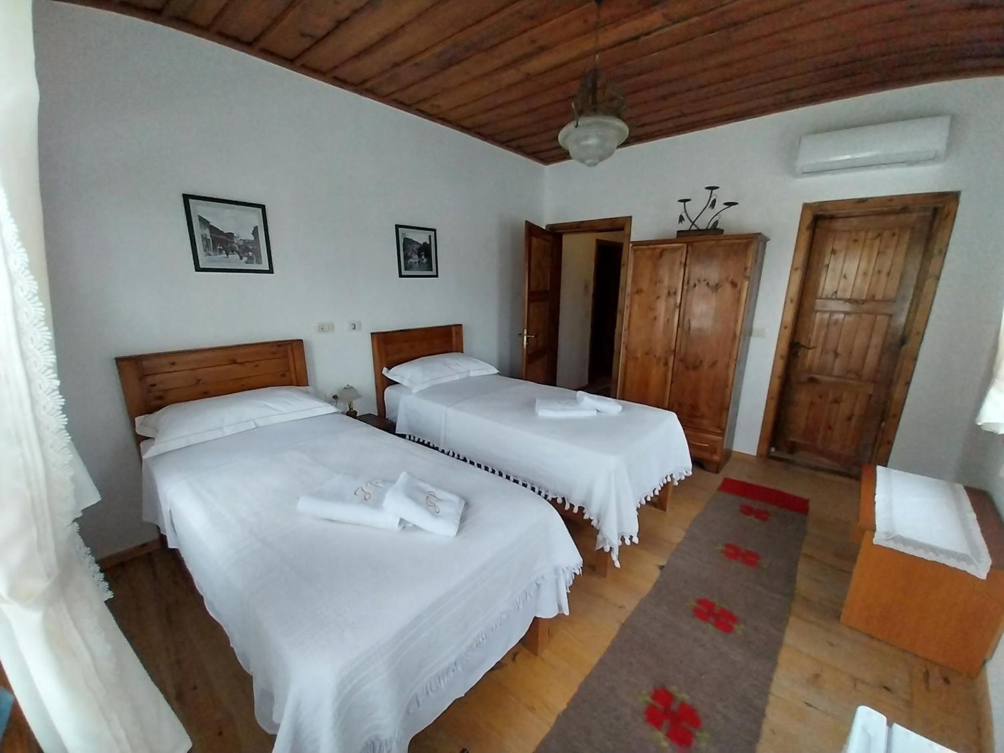 Guest House J.Prifti Берат Екстериор снимка