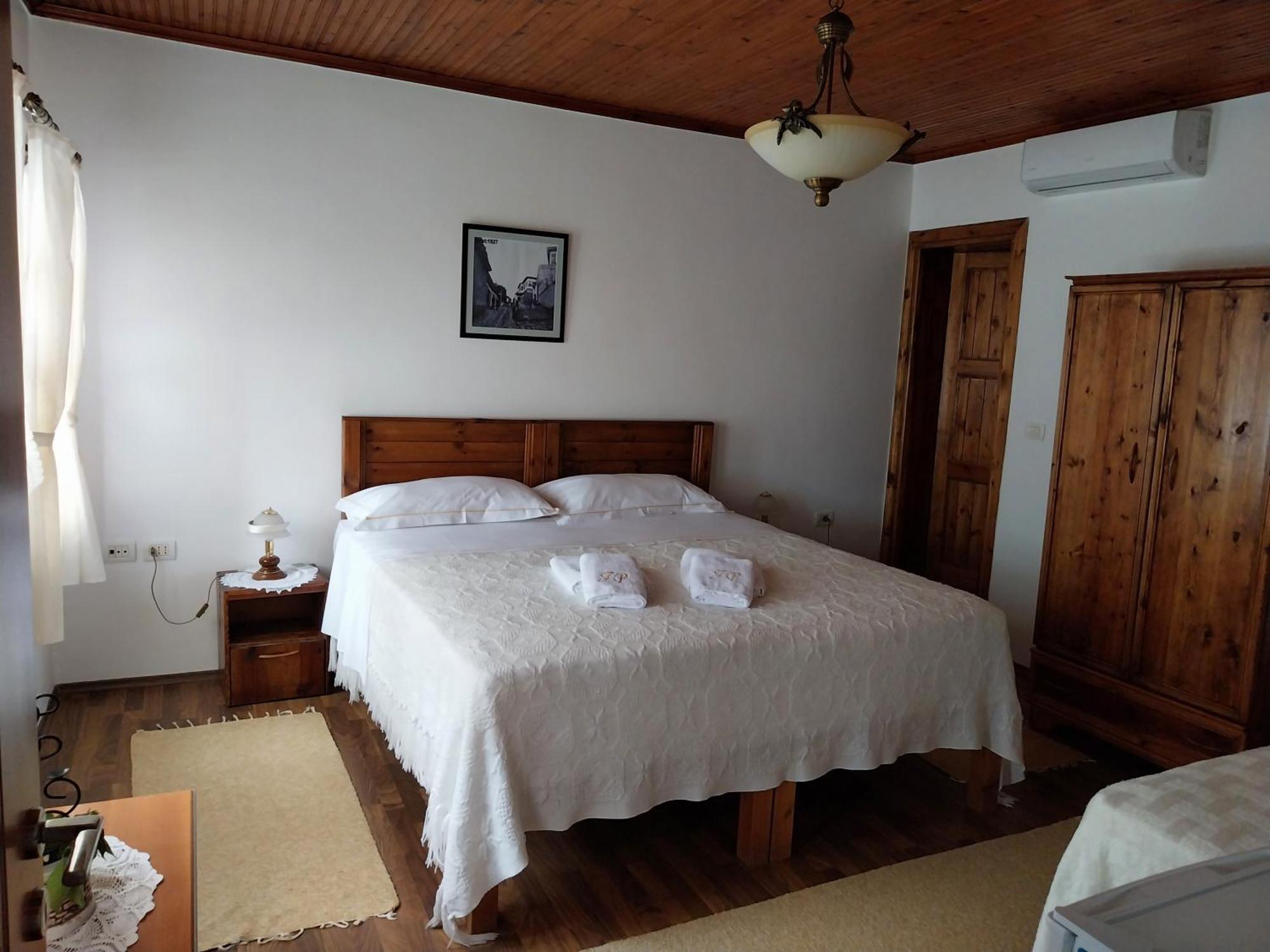 Guest House J.Prifti Берат Екстериор снимка