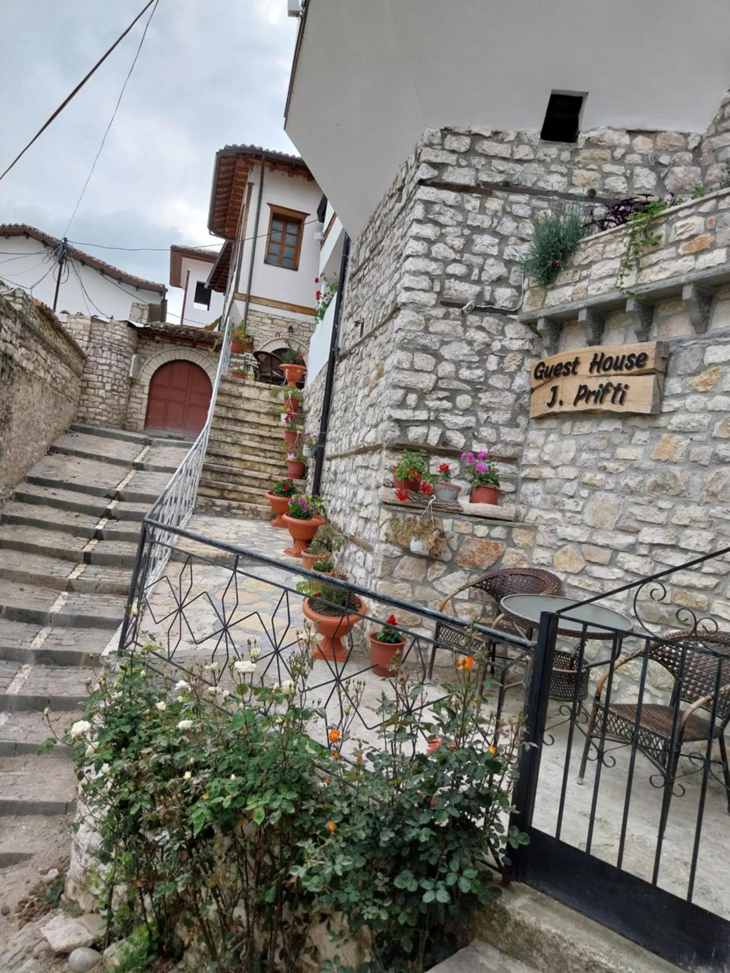 Guest House J.Prifti Берат Екстериор снимка
